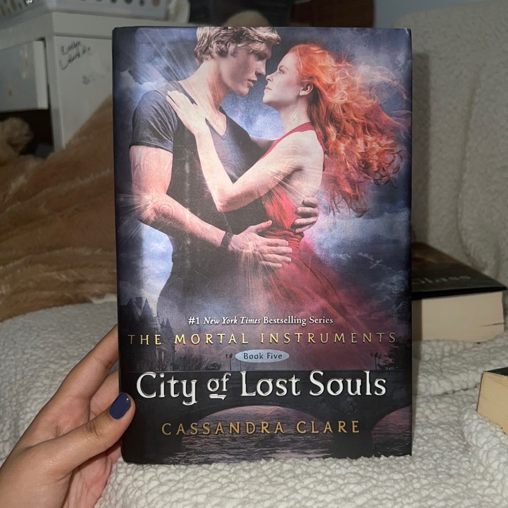 The mortal Instruments- book 5- City of lost souls